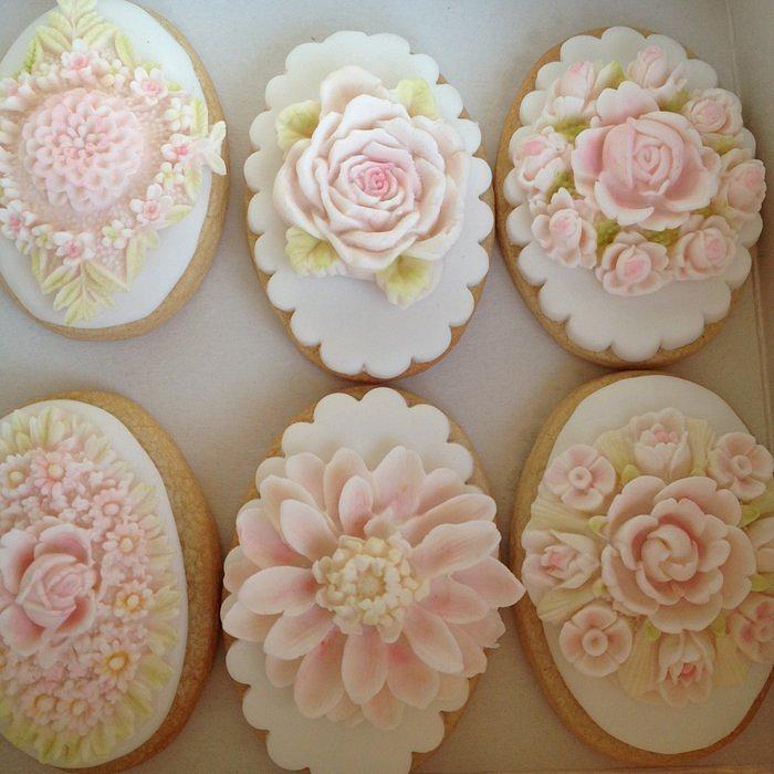 Vintage rose cookies