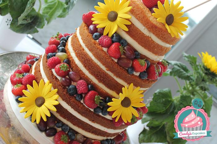 Naked cake with Sunflowers