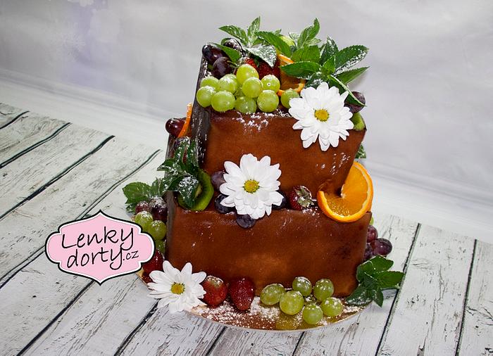 Storey cake