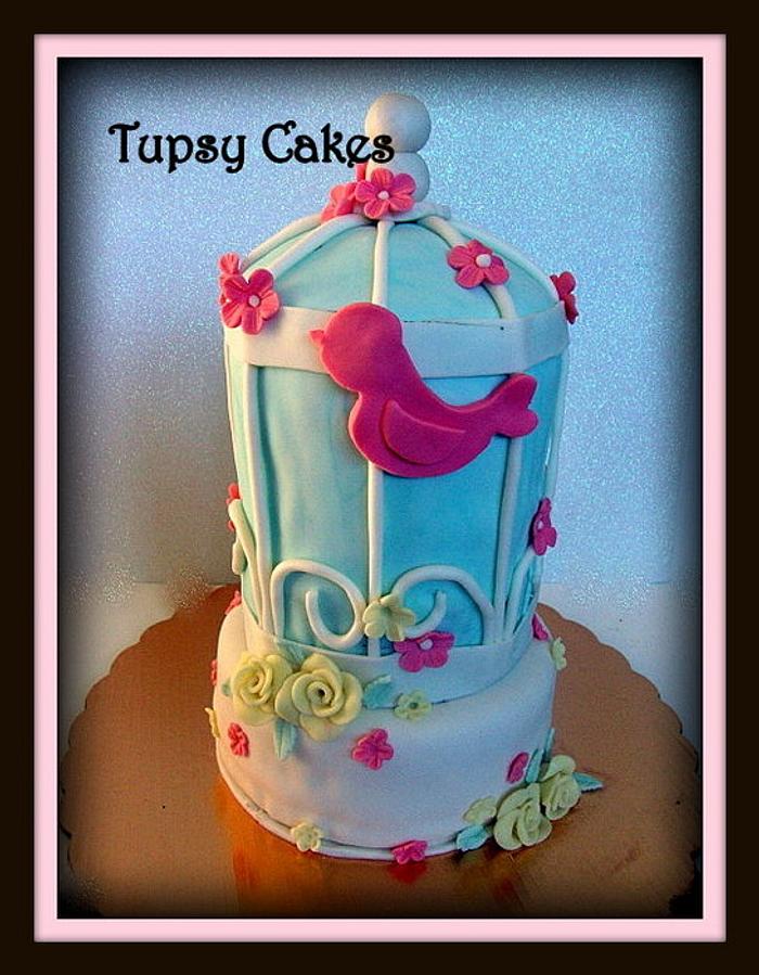 birdcage cake and cupcakes