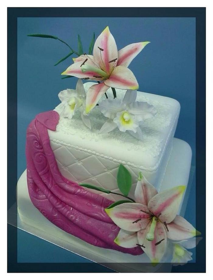 Pink lily cake