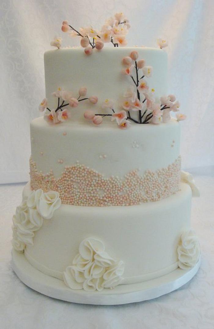 3 Tiers Wedding cake.