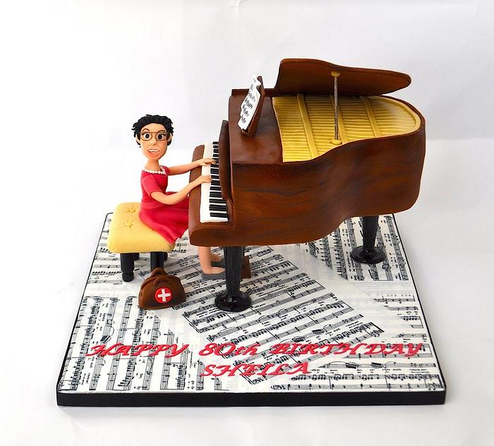 grand piano cake