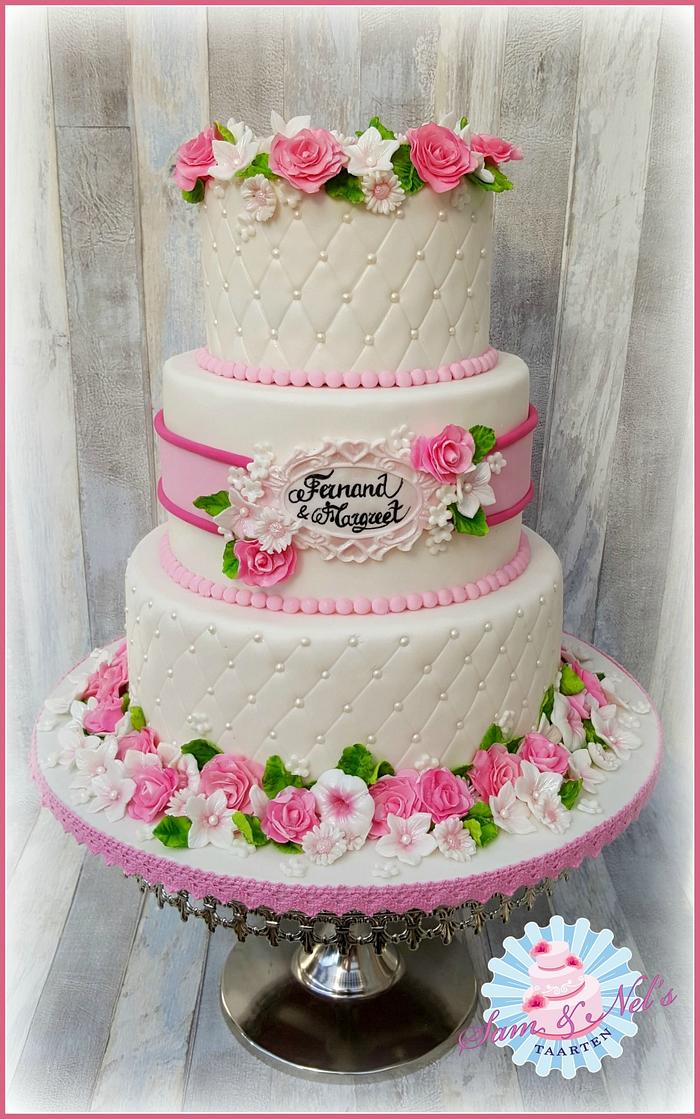 Romantic pink weddingcake
