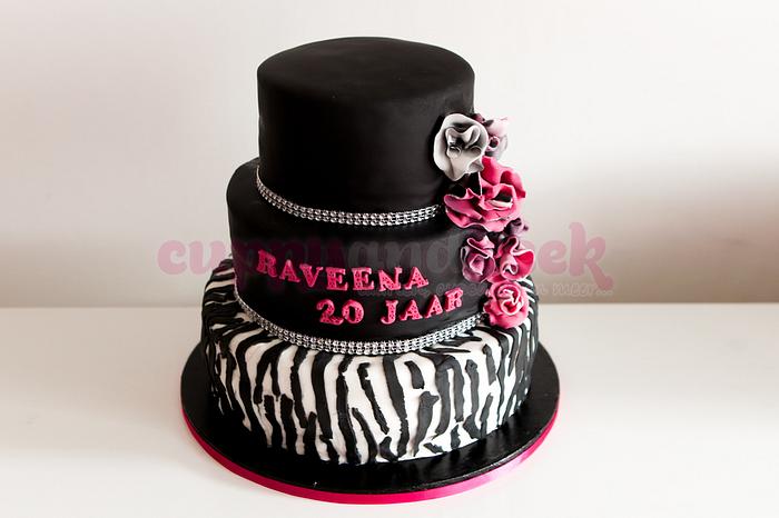 Zebra cake with black en hot pink