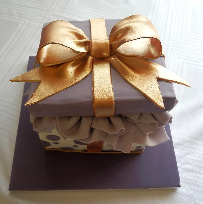 Golden bow  gift cake