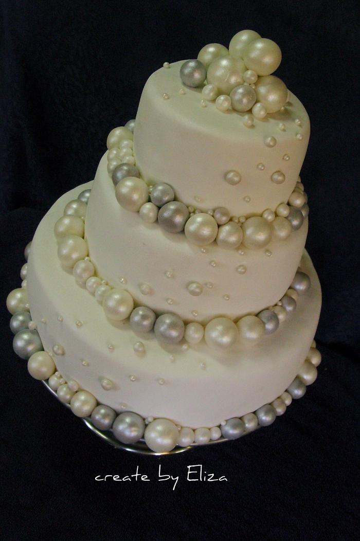 Pearls wedding cake