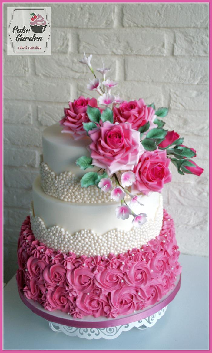Weddingcake pink roses & pearls