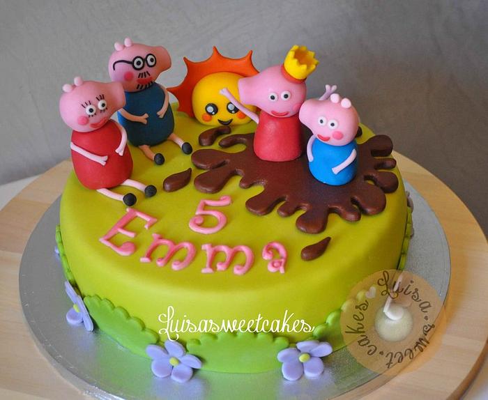Peppa pig cake and cupcakes