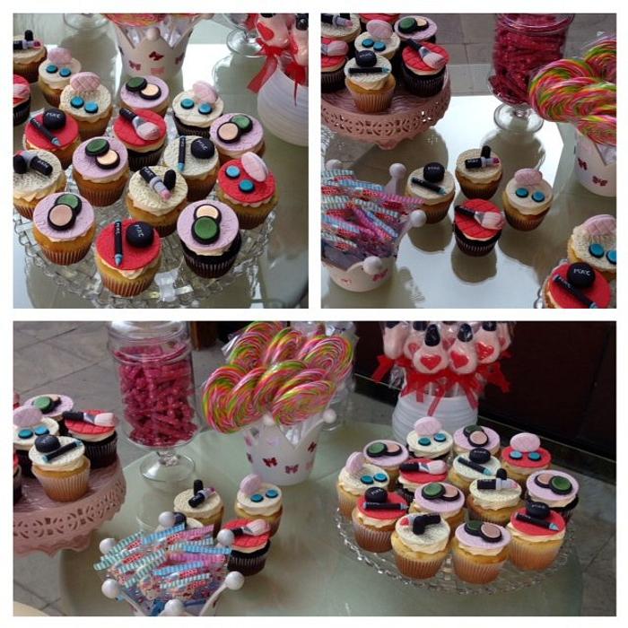 Make up cupcakes!