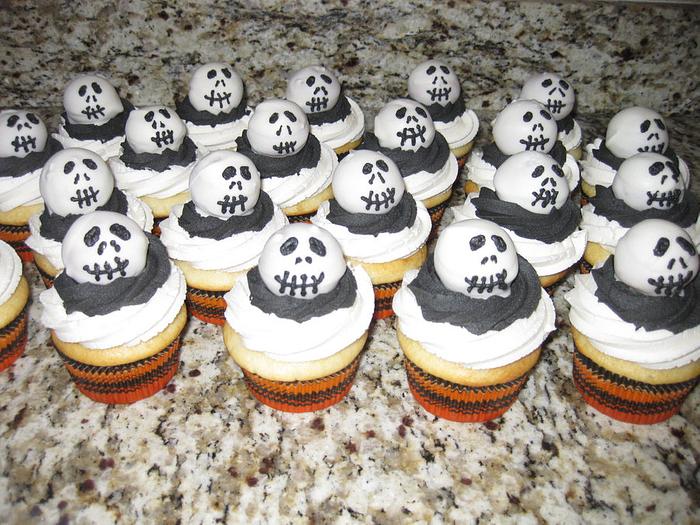 Skeleton cupcakes