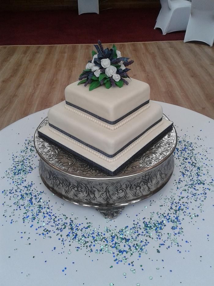 Flower of scotland wedding cake