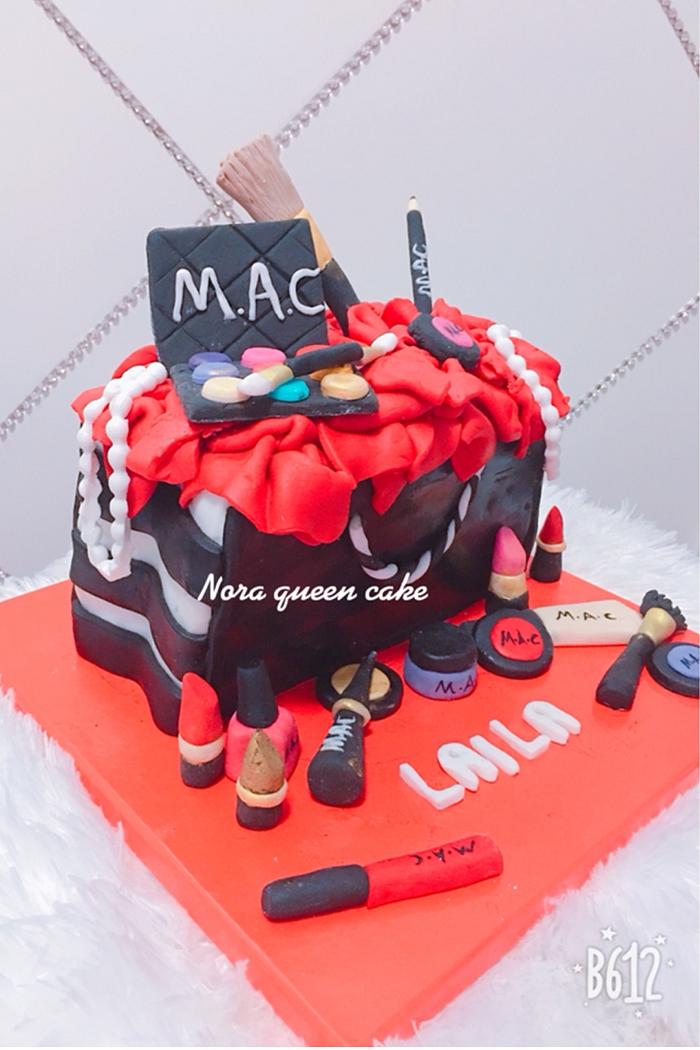 M.a.c makeup bag cake