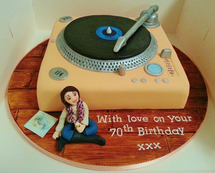 Record player cake with handmade figure