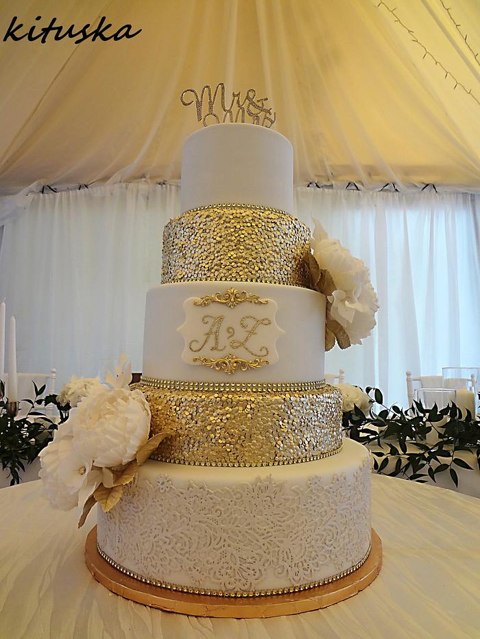 wedding gold cake