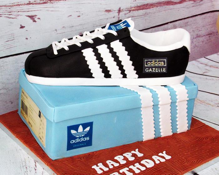 Soccer Ball And Tennis Shoe - CakeCentral.com