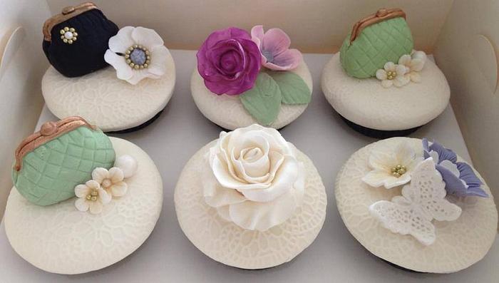 Mini handbag cupcakes