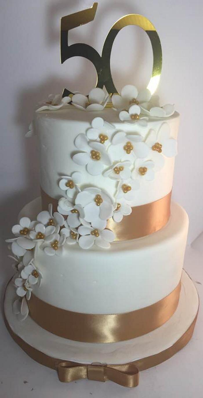 White and Gold Tiered Cake