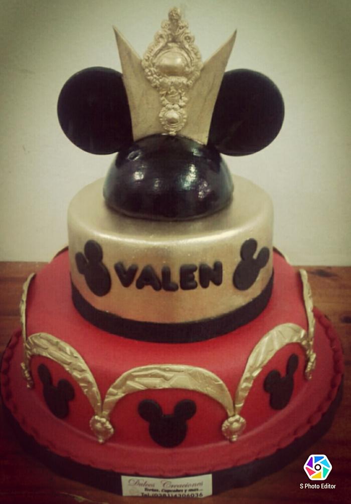 Mickey Mouse gold cake