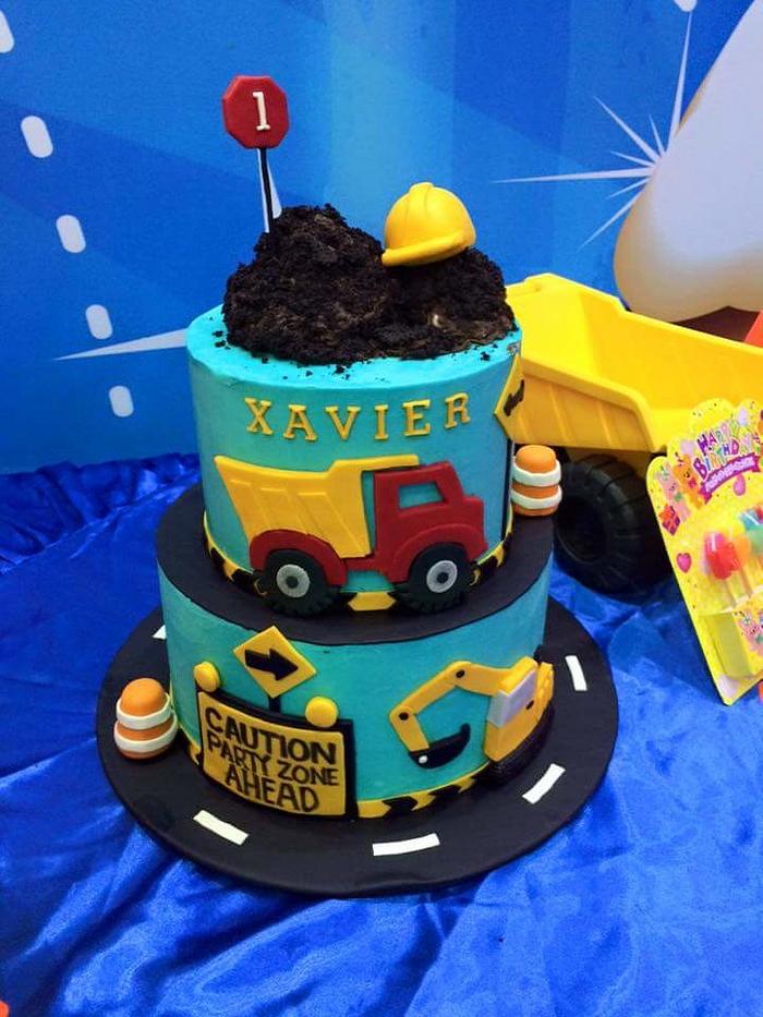 Construction themed cake