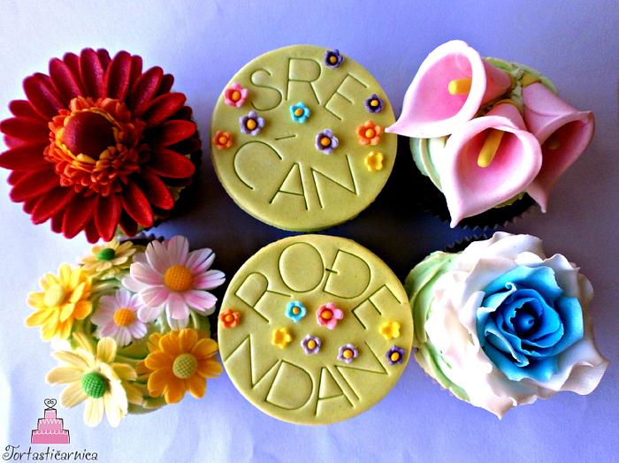 Birthday flower cupcakes