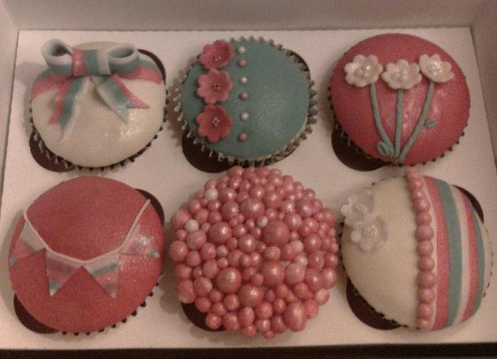 shabby chic mothers day cupcakes