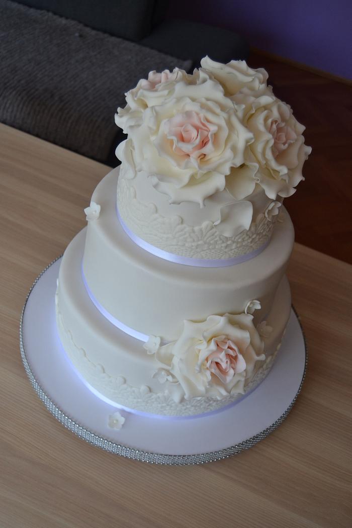 Roses wedding cake