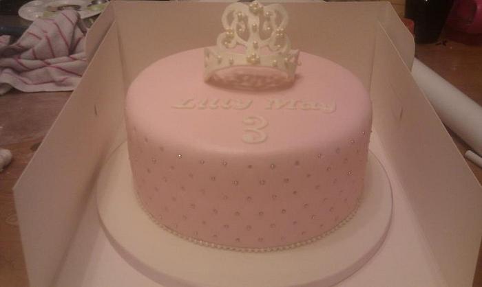 Pink tiara cake