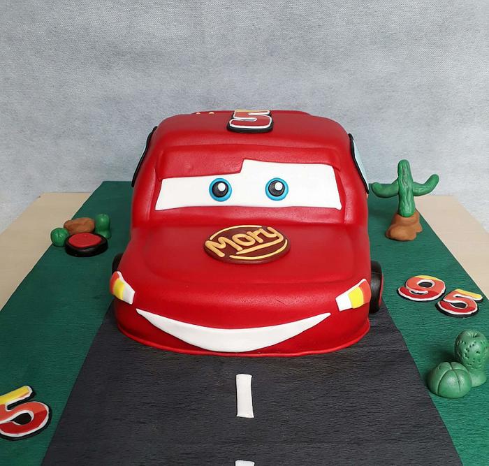 McQueen car cake