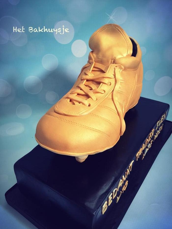 Golden soccer Shoe award cake