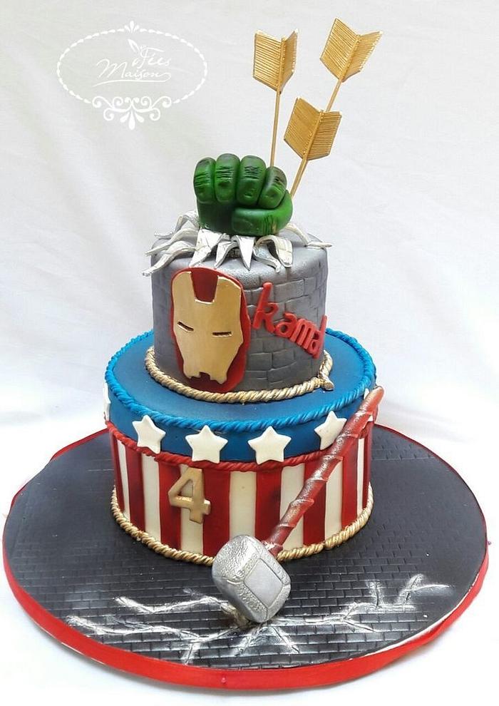 SUPER HEROS cake