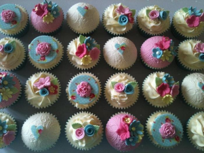 Cath Kidston style cupcakes