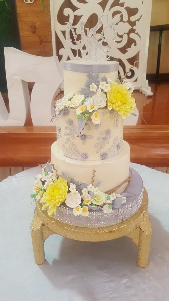 Hello Yellow Wedding cake