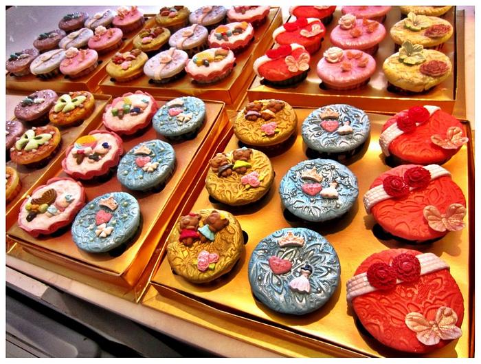 2D cupcakes