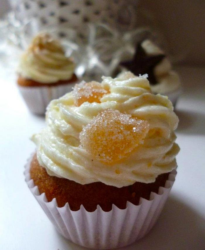 Gingerbread cupcakes with Lemon frosting