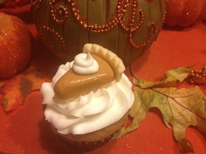 Pumpkin pie cupcake