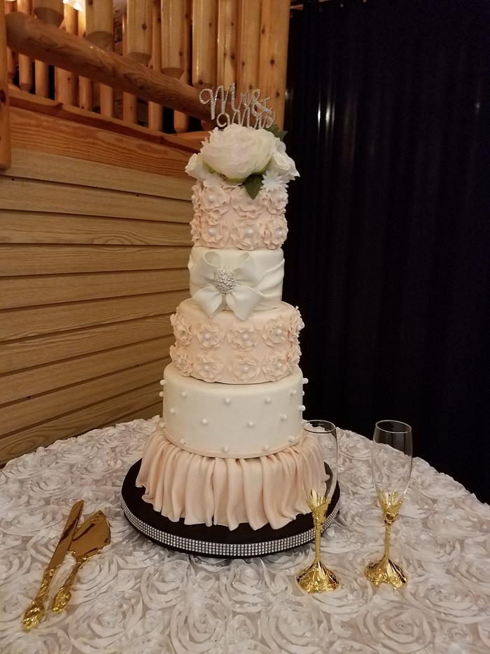 Florals wedding cake
