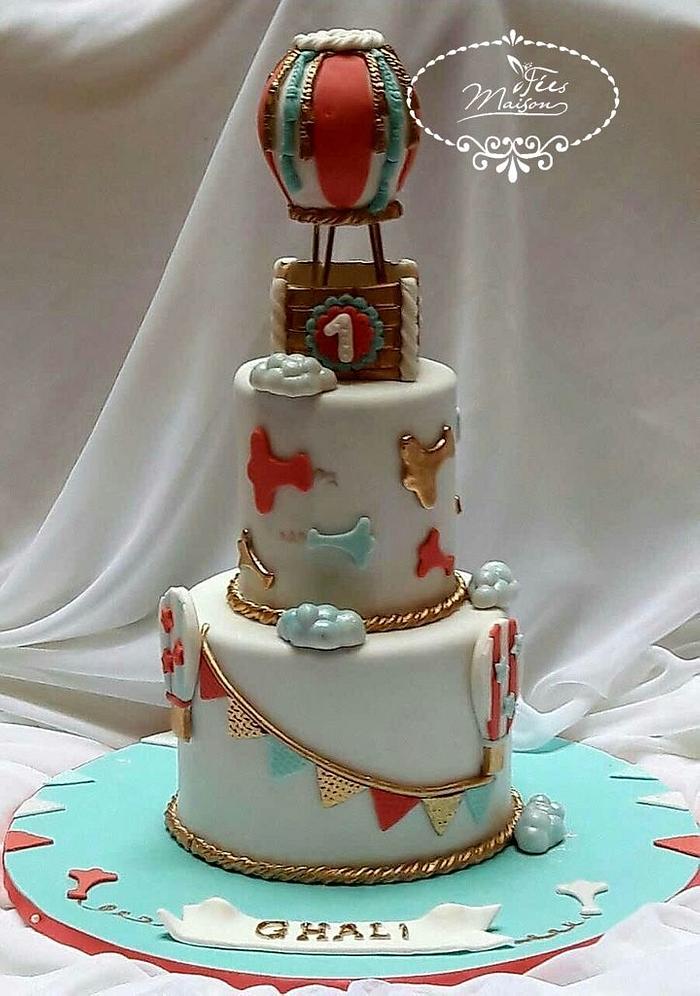 A hot air balloon theme cake