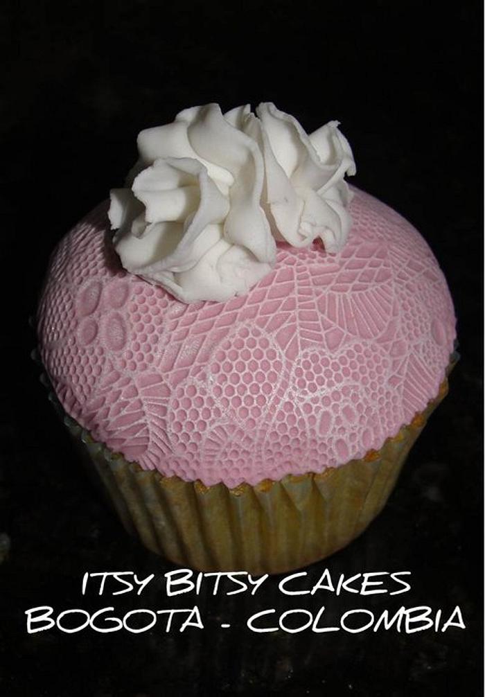 Lace cupcakes