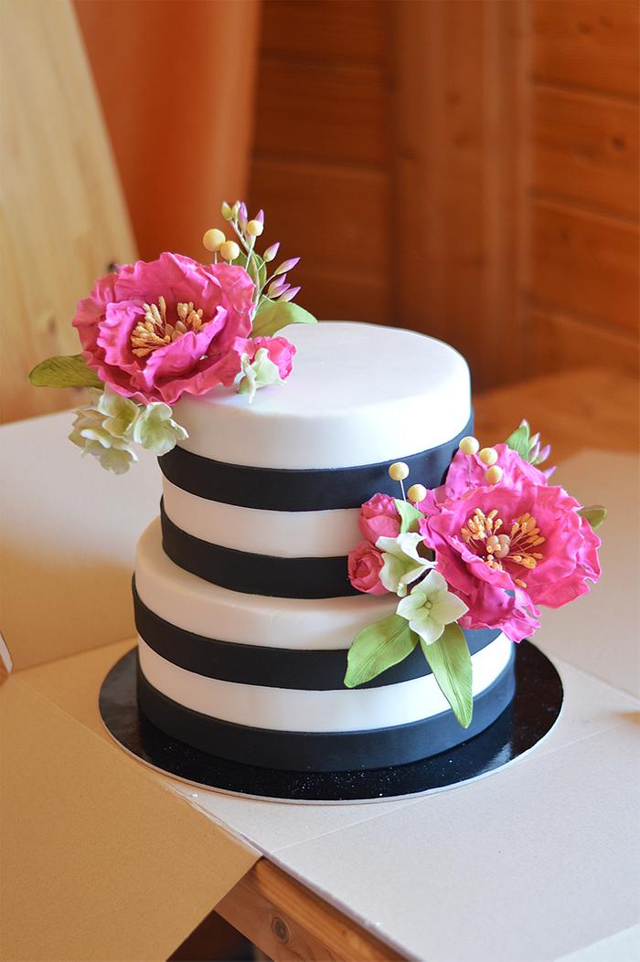 Black-white wedding cake 