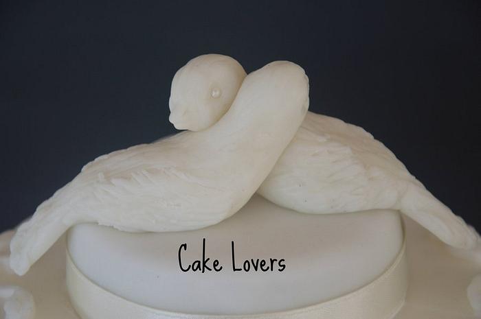love birds wedding cake