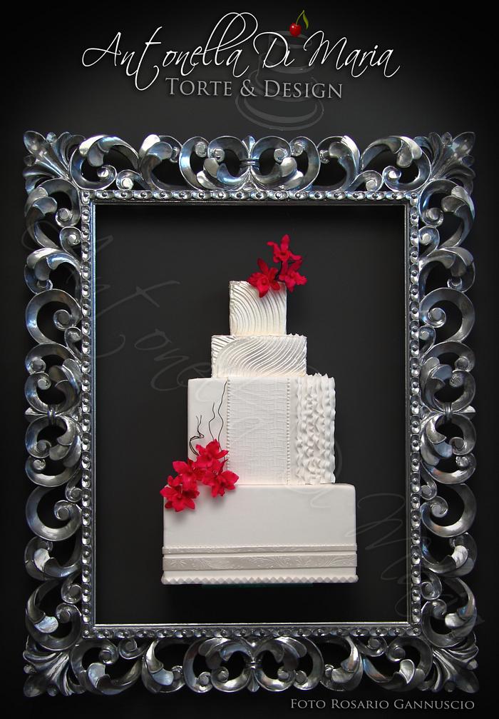 Modern chic cake in the frame