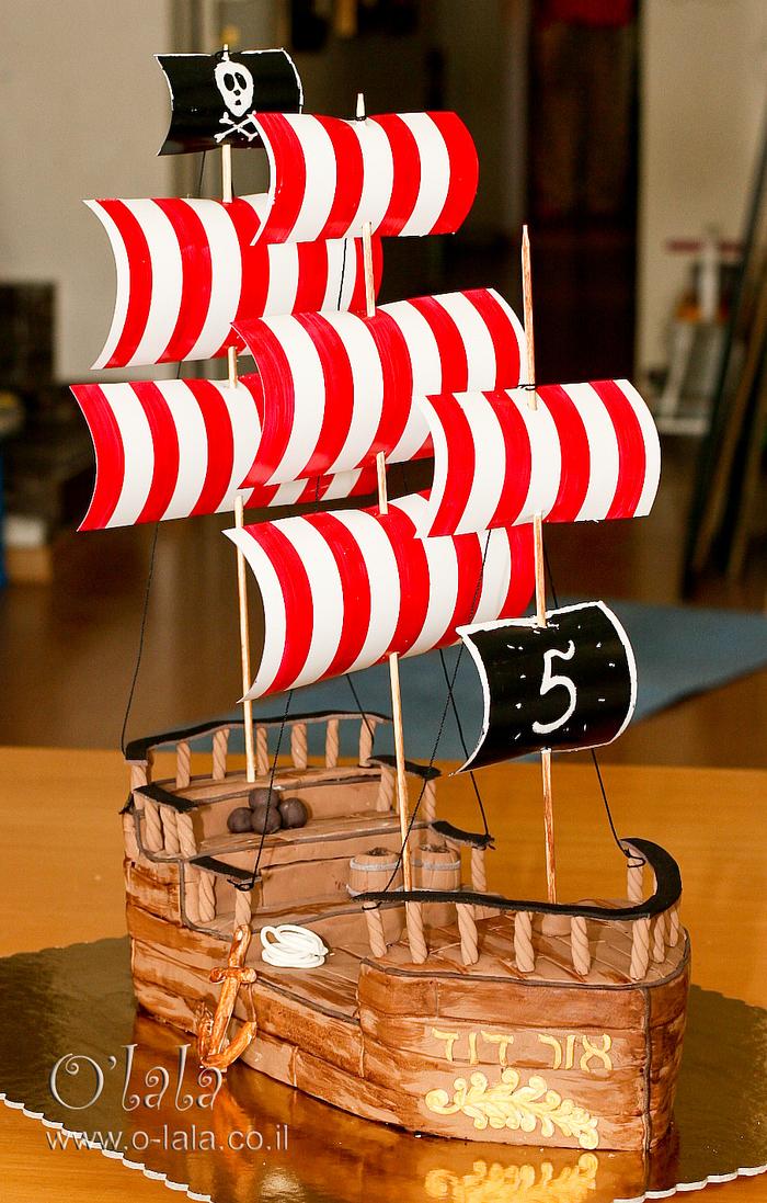 pirate ship cake