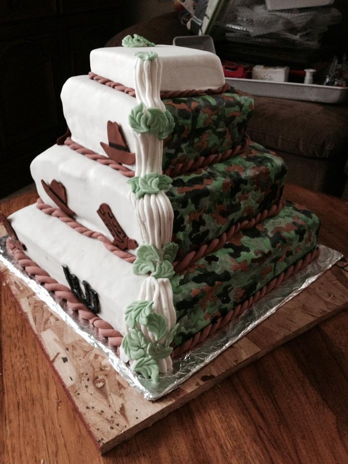 Camo wedding cake 