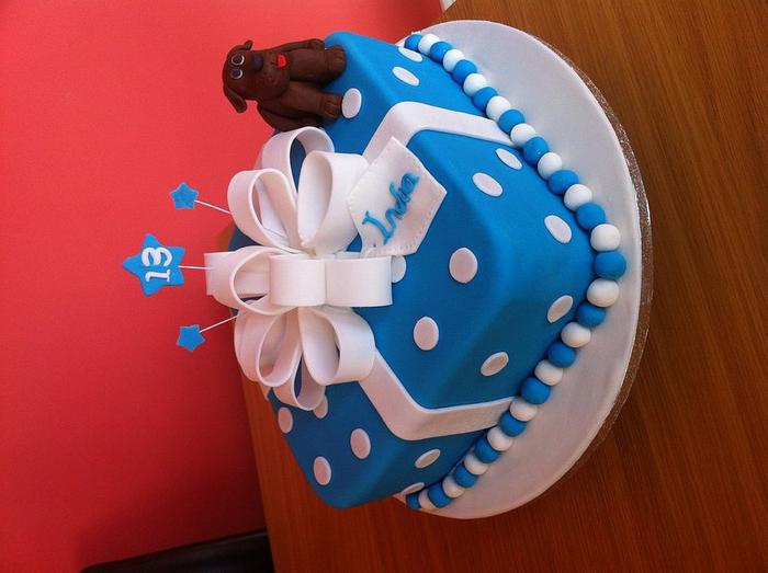 Present bow cake