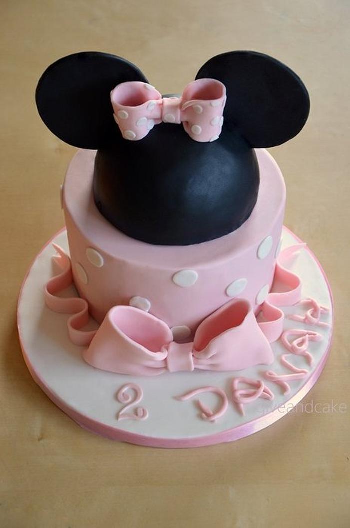 minnie mouse cake