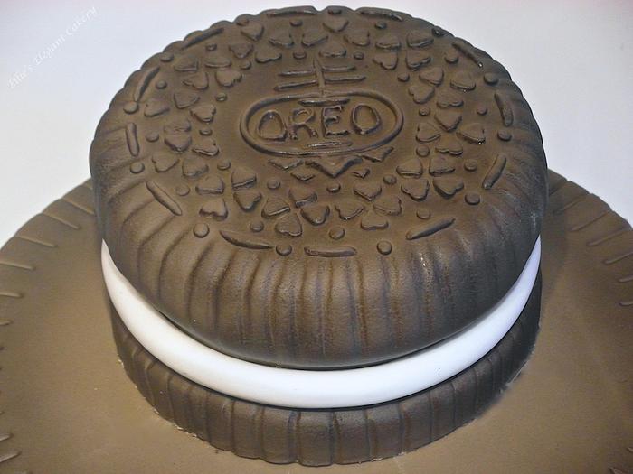 Plain and simple Oreo cake :)