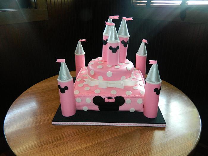 Share more than 74 minnie mouse castle cake best - awesomeenglish.edu.vn
