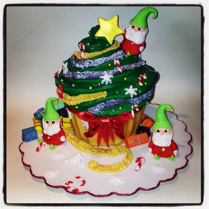 christmas tree giant cupcake 