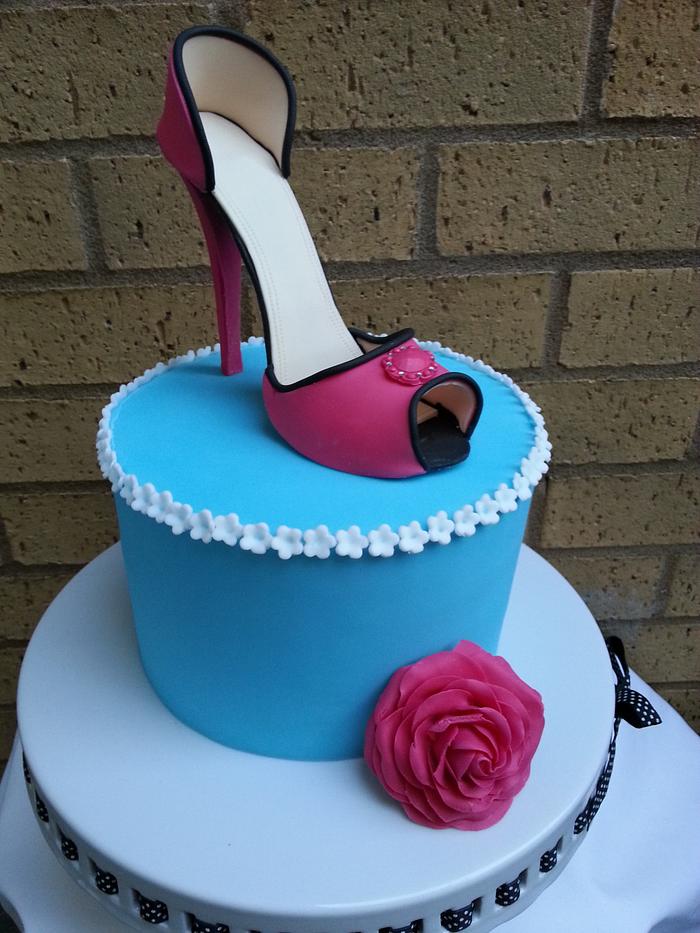 heel shoe cake